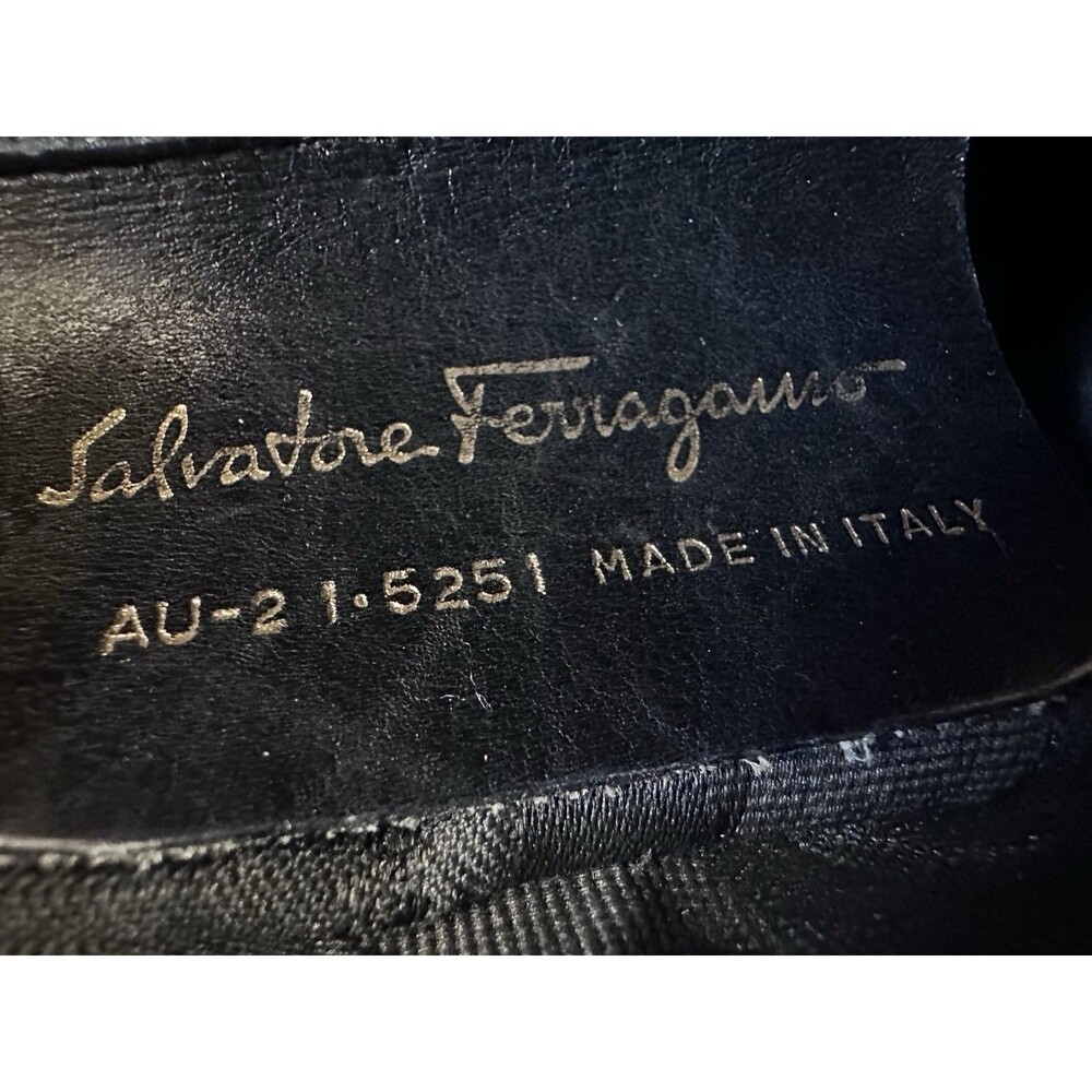 Salvatore Ferragamo Vara ribbon shoulder crossbody - Picture 12 of 15